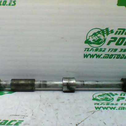 Foto de Eje de rueda trasera Suzuki GN 250 referencia 192-17-33165