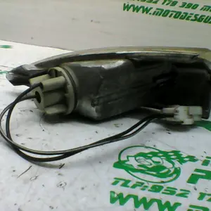 Foto de Intermitente trasero derecho Piaggio Fly 50 4T referencia 151-22-36028 foto 8