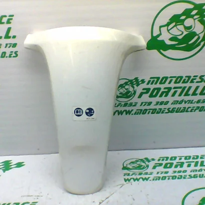 Foto de Embellecedor de contraescudo Honda Pcx 125 referencia 375-24-48876