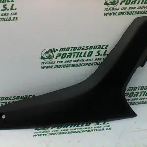 Foto de Embellecedor lateral derecho Suzuki V Strom 650 referencia 144-19-20676 foto 2