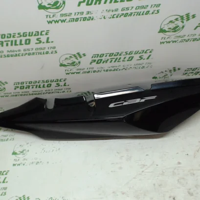 Foto de Carcasa lateral trasera izquierda Honda CBF 250 referencia 214-19-23153