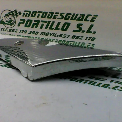 Foto de Embellecedor de reposapie derecho Hyosung Aquila 250 referencia 78-19-19230