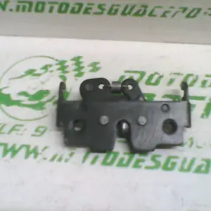 Foto de Cerradura del asiento Derbi RAMBLA 300 referencia 167-22-37735 foto 1