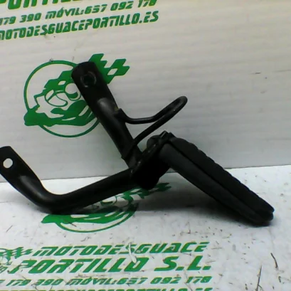 Foto de Estribera trasera derecha con reposapies Honda SH 125 00-04 referencia 382-22-39362