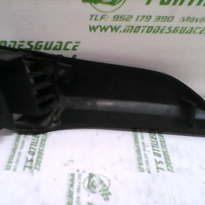 Foto de Embellecedor lateral derecho Yamaha YBR 125 i referencia 118-19-19816