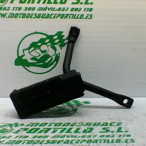 Foto de Estribera trasera derecha con reposapies Honda Dylan 125 referencia 80-23-44292 foto 3