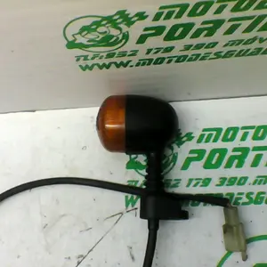 Foto de Intermitente trasero izquierdo Yamaha Aerox 50 2T referencia 326-20-30294 foto 2