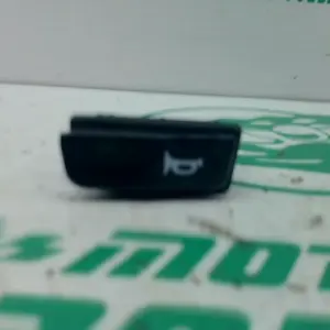Foto de Interruptor de claxon Kymco PEOPLE S 125 referencia 369-23-46799 foto 3