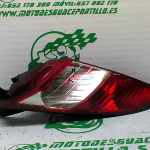Foto de Intermitente trasero izquierdo Peugeot Satelis 125 referencia 240-19-36101 foto 12