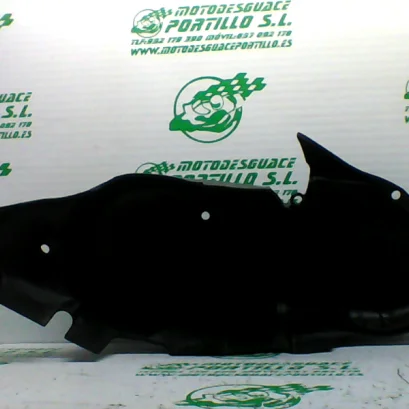 Foto de Embellecedor de tapa cárter Yamaha N MAX 125 referencia 394-23-46439