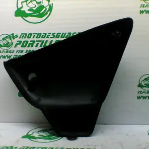 Foto de Carcasa bajo asiento izquierdo Suzuki Marauder 250 referencia 238-20-33975 foto 2