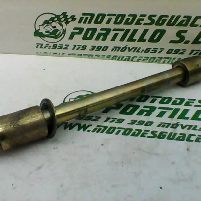Foto de Eje de rueda trasera Yamaha YBR 125 i referencia 171-21-30508