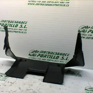 Foto de Protector de radiador Yamaha XMAX 250 referencia 213-19-37436 foto 4