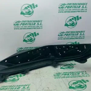 Foto de Suelo izquierdo Yamaha N MAX 125 referencia 394-23-46335