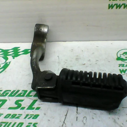 Foto de Estribera delantera izquierda Suzuki GN 250 referencia 152-21-39509