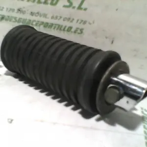 Foto de Reposapies trasero izquierdo Suzuki Marauder 250 referencia 193-21-33297 foto 9