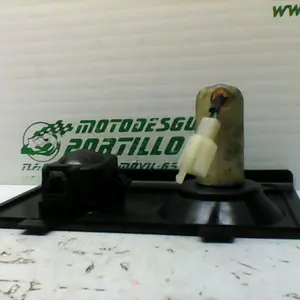 Foto de Luz de porta-casco Honda S-wing 125 referencia 241-19-22695 foto 2