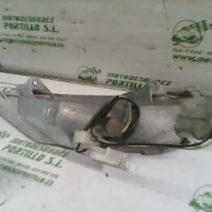 Foto de Intermitente delantero derecho Piaggio X8 125 referencia 295-20-37276 foto 4
