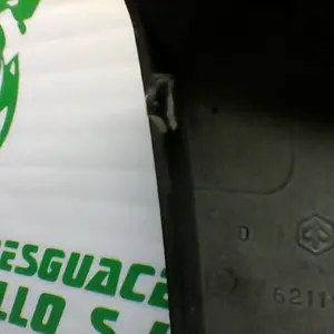 Foto de Embellecedor del frontal Piaggio LIBERTY 125 - 05-08 referencia 172-22-37177 foto 5