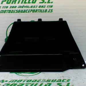 Foto de Caja de herramienta Piaggio MP3 YOURBAN 300 LT referencia 440-21-36762 foto 1