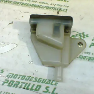 Foto de Depósito del líquido de frenos Suzuki GS 500 E referencia 290-20-36904 foto 4