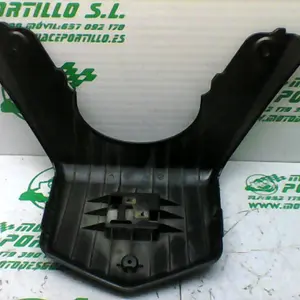 Foto de Embellecedor de contraescudo Kymco Super Dink 125 referencia 15-23-41664 foto 7