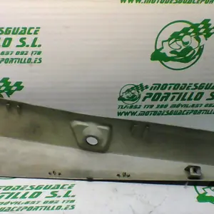 Foto de Carcasa bajo asiento derecho Gilera NEXUS 500 04 referencia 15-21-28939 foto 3