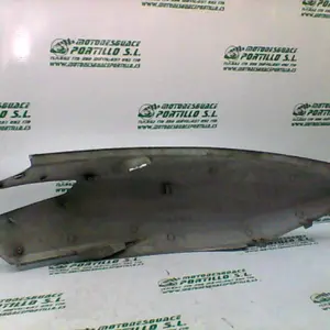 Foto de Carcasa lateral trasera izquierda Kymco Super Dink 125 referencia 52-19-17598 foto 3