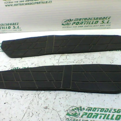 Foto de Alfombrillas Suzuki BURGMAN 400 referencia 307-19-24927