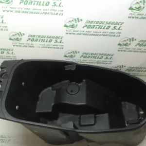 Foto de Porta-casco Yamaha Majesty 125 referencia 80-19-39332 foto 6