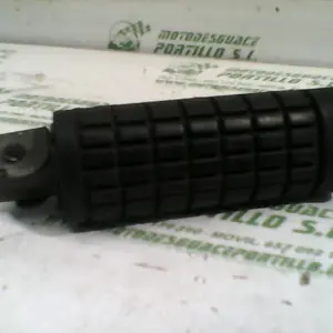 Foto de Reposapies delantero derecho Suzuki Marauder 125 referencia 46-19-17649 foto 5