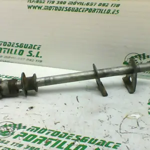 Foto de Eje de rueda trasera Suzuki gsx600F referencia 156-16-26962