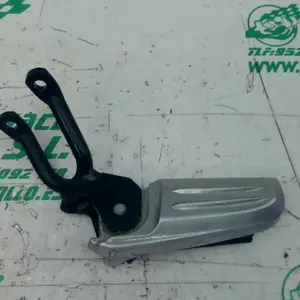 Foto de Estribera trasera izquierda con reposapies Honda Pcx 125 referencia 181-23-46242 foto 11