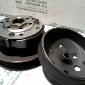 Foto de Embrague Piaggio ZIP 4T 50 referencia 270-20-39517 foto 3