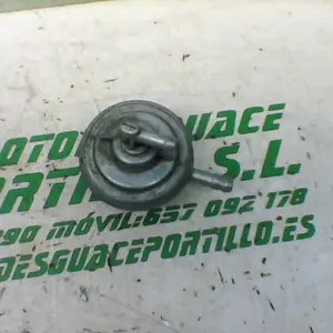 Foto de Grifo gasolina Peugeot tweet 125 referencia 10-22-32807 foto 6