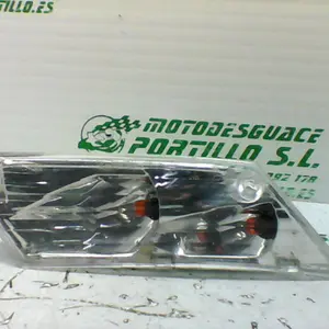 Foto de Intermitente trasero derecho Piaggio ZIP AIRE 2T 3 50 referencia 203-19-22868 foto 24