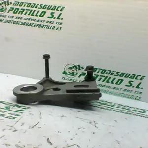 Foto de Soporte de pinza freno trasera Yamaha FZ1-N referencia 177-19-21738 foto 5