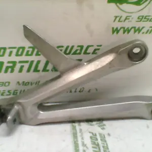 Foto de Estribera trasera derecha Honda CBR 600 R referencia 130-16-12608