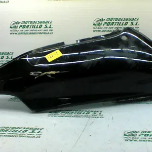 Foto de Carcasa lateral trasera izquierda Honda Silver wing 600 referencia 122-19-20231 foto 4