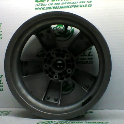 Foto de Llanta trasera Vespa GT 200 L referencia 138-22-34511