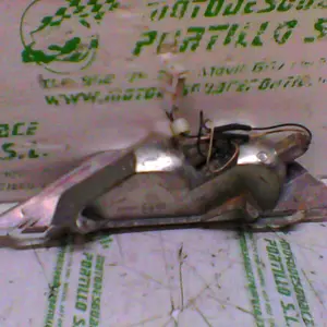 Foto de Intermitente delantero izquierdo Piaggio X8 200 referencia 264-18-16378