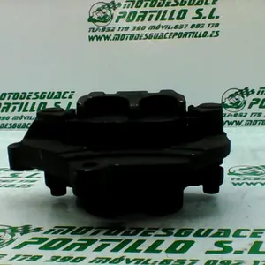 Foto de Pinza de freno delantera derecha Yamaha Majesty 400 05-06 referencia 174-16-17976 foto 1