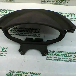 Foto de Embellecedor de cuadro de luces Piaggio X8 200 referencia 264-18-18388 foto 3