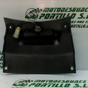 Foto de Carcasa luz portamatricula Piaggio X8 125 referencia 177-16-19315 foto 6