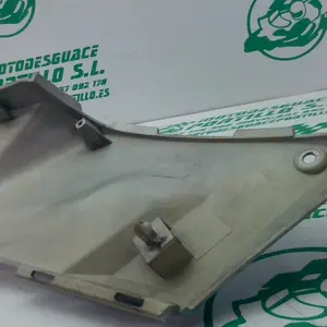 Foto de Carcasa lateral izquierda Yamaha XMAX 250 referencia 213-19-37401 foto 3