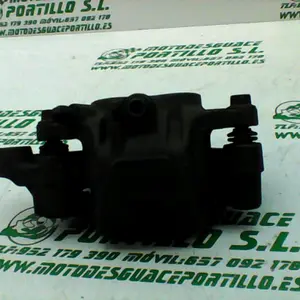 Foto de Pinza de freno delantera derecha Yamaha Majesty 400 05-06 referencia 174-16-17976 foto 2