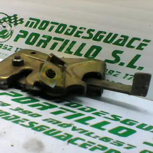 Foto de Cerradura del asiento Piaggio Typhoon 50 referencia 67-20-27323 foto 8