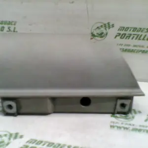 Foto de Embellecedor de horquilla izquierda Aprilia Sport city 250 inyeccion 09-10 referencia 161-18-14917 foto 5