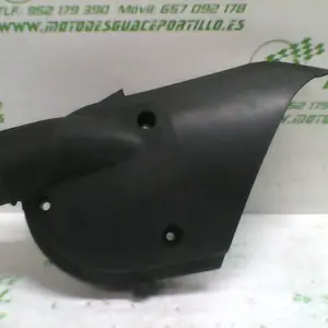 Foto de Embellecedor de tapa cárter Yamaha Majesty 125 referencia 126-18-13965 foto 2