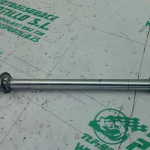Foto de Eje de rueda delantera Peugeot Ludix 50 referencia 35-24-47136 foto 2